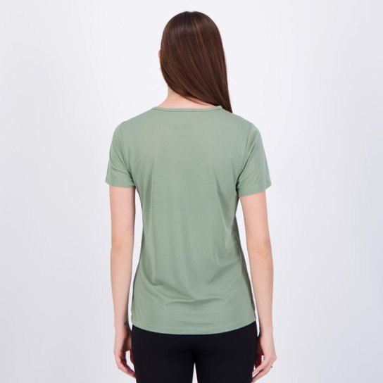 Camiseta Rainha Basic Feminina